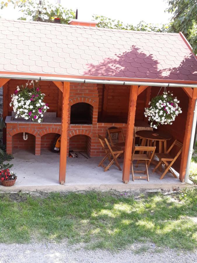 プライド Molnar Vendeghaz Bed & Breakfast エクステリア 写真