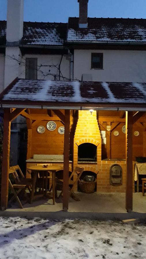 プライド Molnar Vendeghaz Bed & Breakfast エクステリア 写真